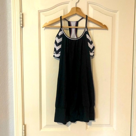 lululemon athletica Tops - Lululemon No Limits tank size 6 Black and white chevron EUC